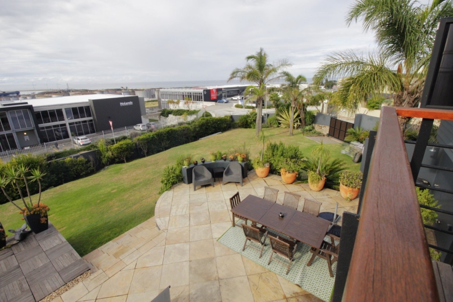 5 Bedroom Property for Sale in Humerail Eastern Cape